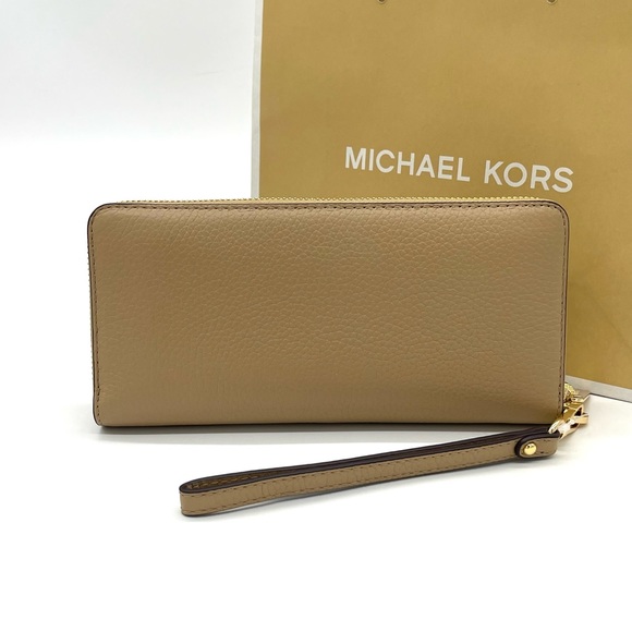 Michael Kors Large Continental Wallet Wristlet - Picture 4 of 7